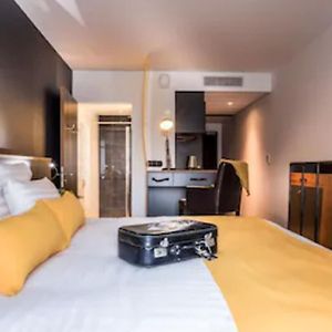 Best Western Plus Suitcase Paris La Défense